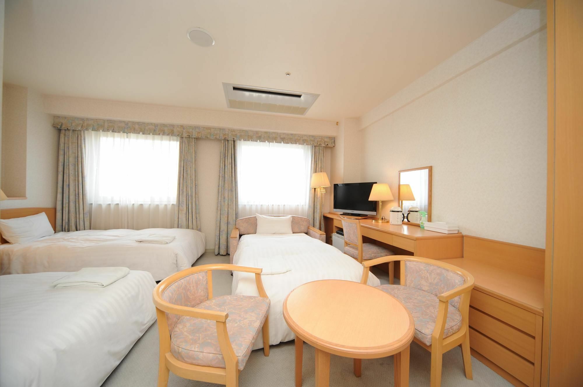 Bright Park Hotel Kōchi Екстериор снимка