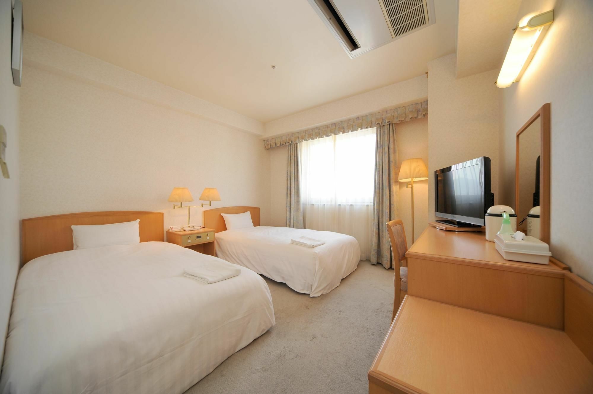 Bright Park Hotel Kōchi Екстериор снимка